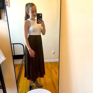 UNIQLO long brown pleated skirt